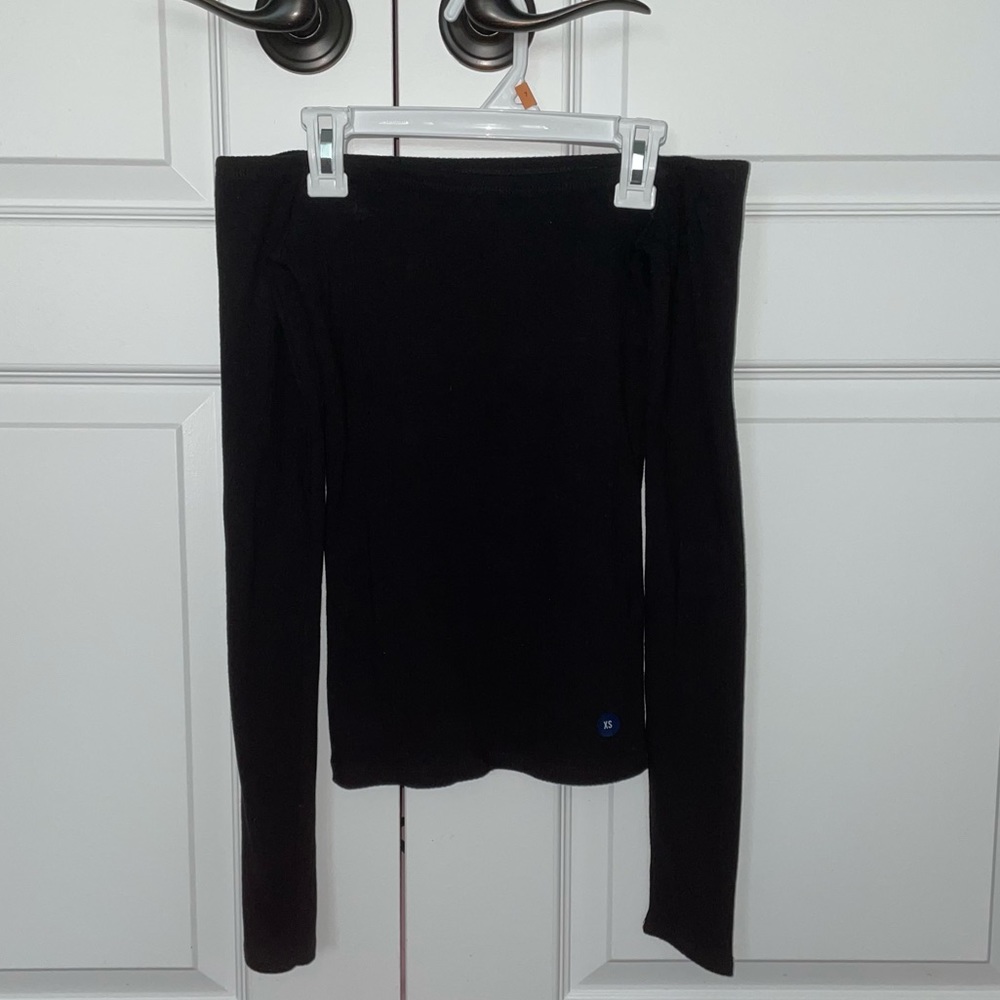 black across the shoulder hollister top